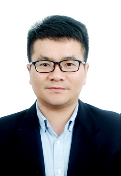 选区:宁海路街道代表组民族:汉姓名:李恩和选区:宁海路街道代表组民族